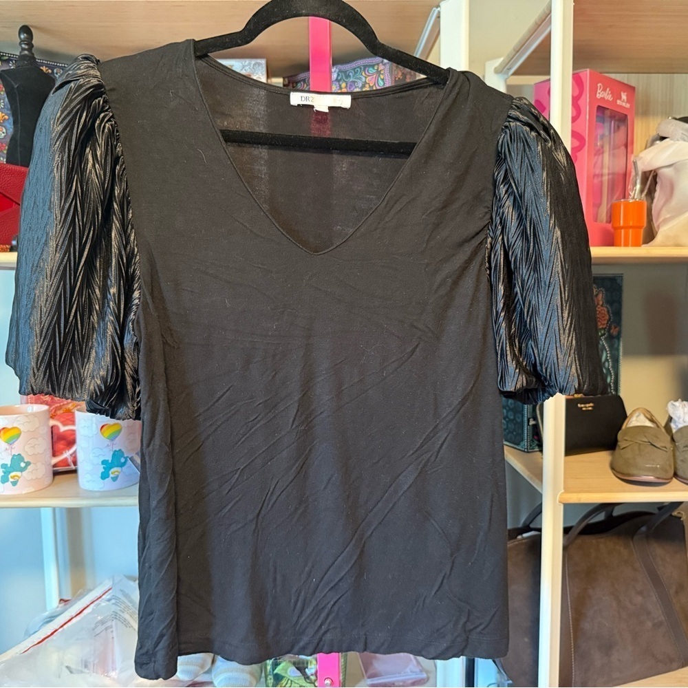 DR2 Black Blouse with Satin Short Sleeves – Size L